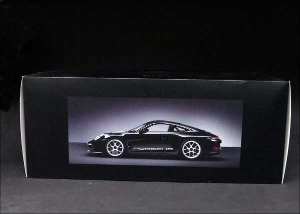 1:18 Porsche 911 992 S/T BlackEdition 911/ Spark inkl OVP Vitrine